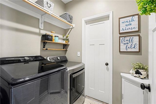 19935 W 221st Street, Spring Hill, KS 66083