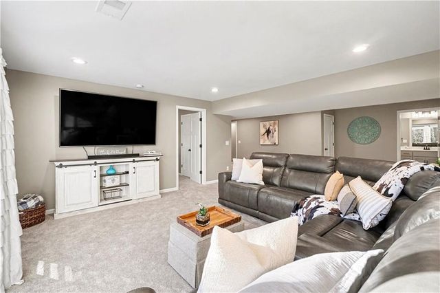 19935 W 221st Street, Spring Hill, KS 66083