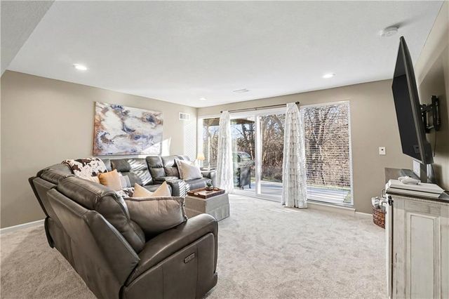 19935 W 221st Street, Spring Hill, KS 66083