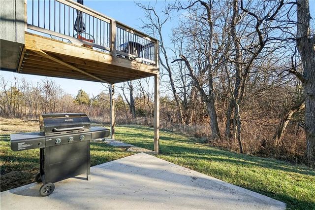 19935 W 221st Street, Spring Hill, KS 66083