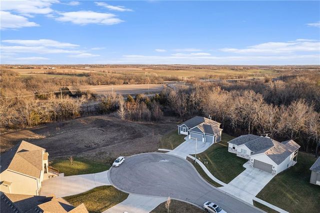 19935 W 221st Street, Spring Hill, KS 66083