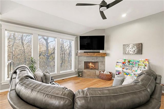 19935 W 221st Street, Spring Hill, KS 66083