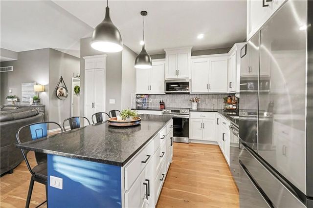 19935 W 221st Street, Spring Hill, KS 66083