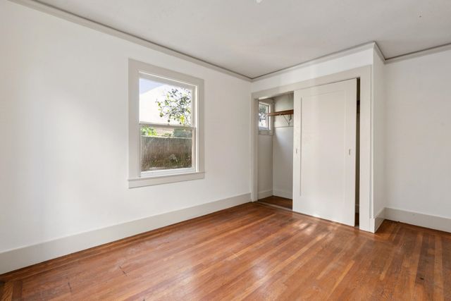 832 Walker, Oakland, CA 94610