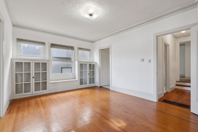 832 Walker, Oakland, CA 94610