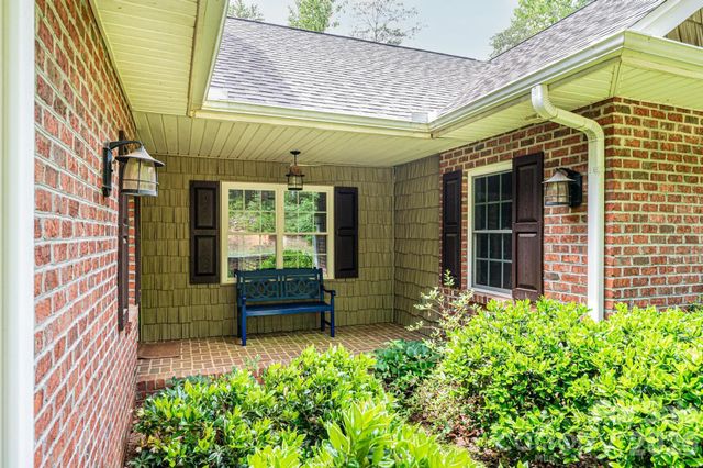 6889 Greedy Highway, Hickory, NC 28602