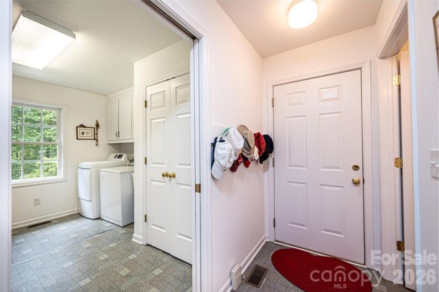 6889 Greedy Highway, Hickory, NC 28602