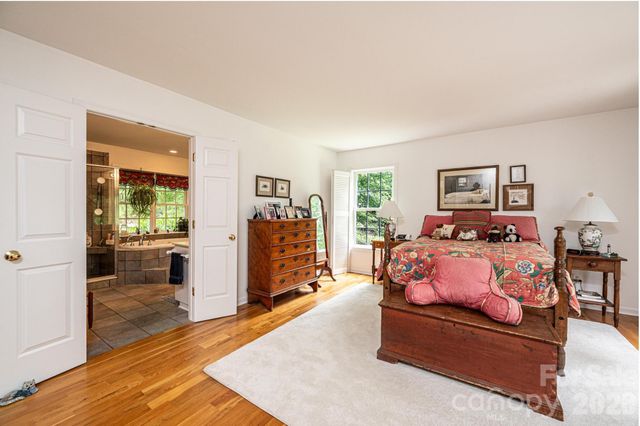 6889 Greedy Highway, Hickory, NC 28602