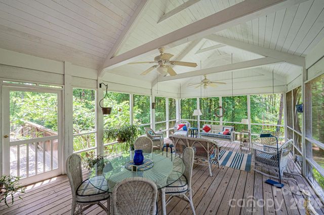 6889 Greedy Highway, Hickory, NC 28602