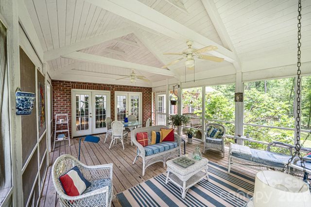 6889 Greedy Highway, Hickory, NC 28602