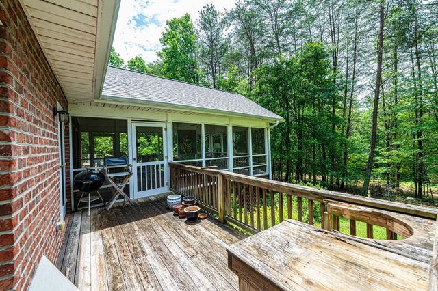 6889 Greedy Highway, Hickory, NC 28602