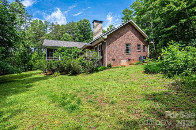 6889 Greedy Highway, Hickory, NC 28602
