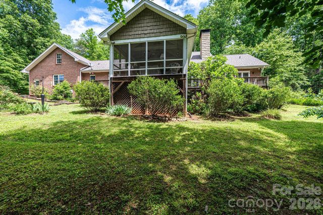 6889 Greedy Highway, Hickory, NC 28602
