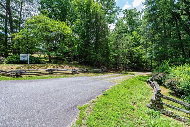 6889 Greedy Highway, Hickory, NC 28602