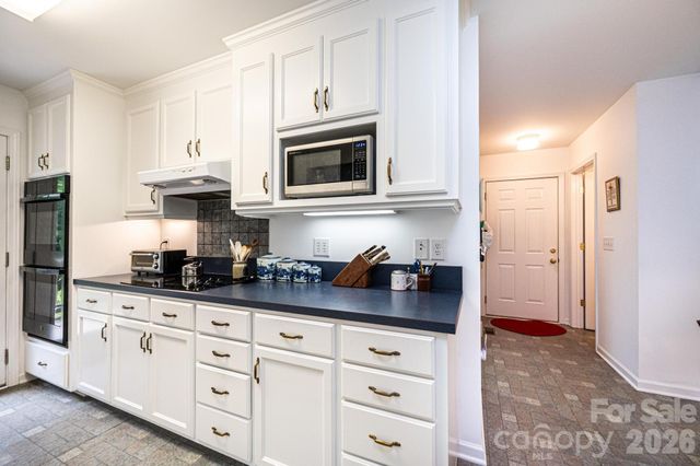 6889 Greedy Highway, Hickory, NC 28602