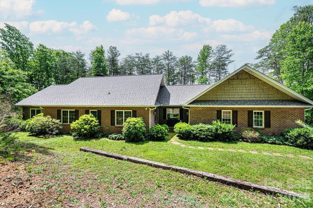 6889 Greedy Highway, Hickory, NC 28602