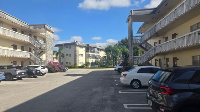 4441 NW 16th St J108, Lauderhill, FL 33313