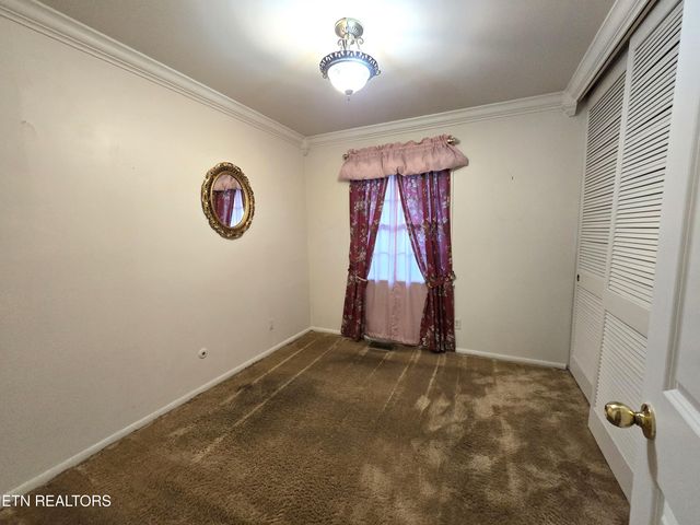 1203 Winchester Ave, Middlesboro, KY 40965