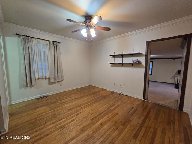 1203 Winchester Ave, Middlesboro, KY 40965