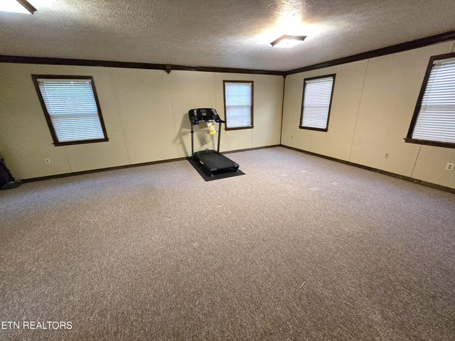 1203 Winchester Ave, Middlesboro, KY 40965
