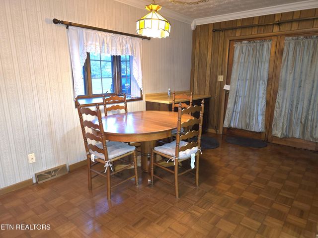 1203 Winchester Ave, Middlesboro, KY 40965