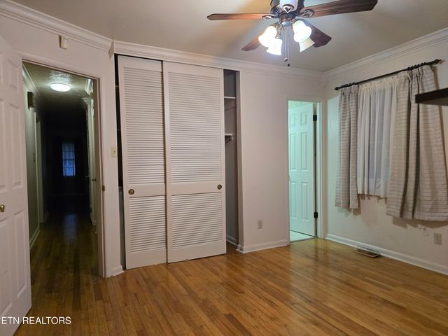 1203 Winchester Ave, Middlesboro, KY 40965