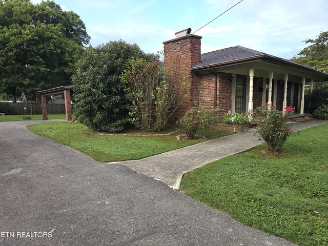 1203 Winchester Ave, Middlesboro, KY 40965