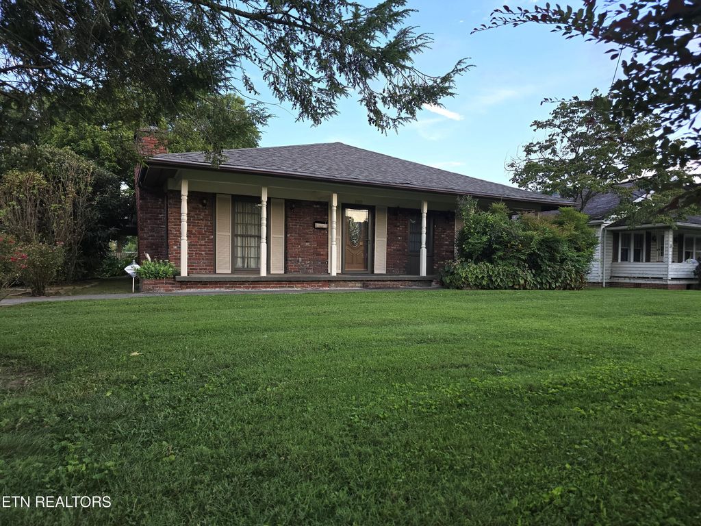 1203 Winchester Ave, Middlesboro, KY 40965