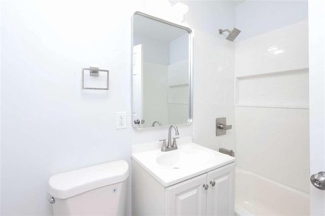 371 Roxbury Drive, Riverdale, GA 30274