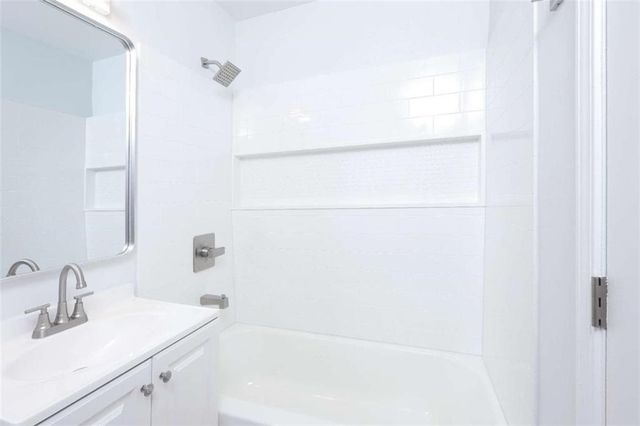 371 Roxbury Drive, Riverdale, GA 30274