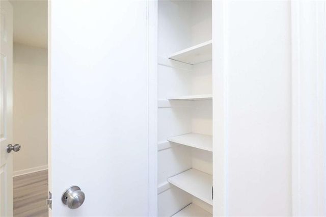 371 Roxbury Drive, Riverdale, GA 30274