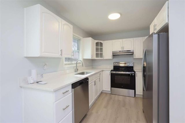 371 Roxbury Drive, Riverdale, GA 30274