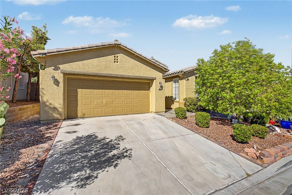 10512 Courtney Cove Avenue, Las Vegas, NV 89144 — photo 4