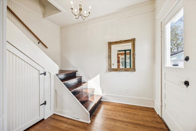 208 N Rusk Street, Fayetteville, TX 78940