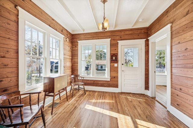 208 N Rusk Street, Fayetteville, TX 78940