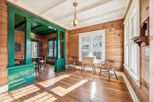 208 N Rusk Street, Fayetteville, TX 78940