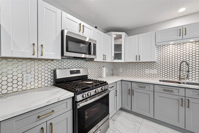 21202 Barker Canyon Lane, Katy, TX 77450