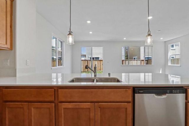 2221 Daisy Drive, Hollister, CA 95023