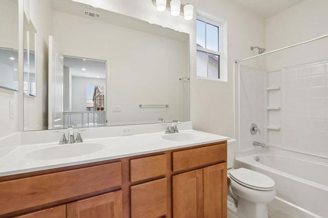 2221 Daisy Drive, Hollister, CA 95023