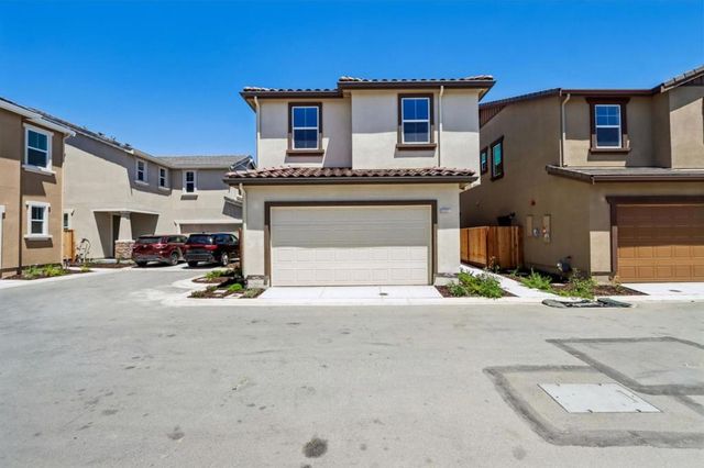 2221 Daisy Drive, Hollister, CA 95023