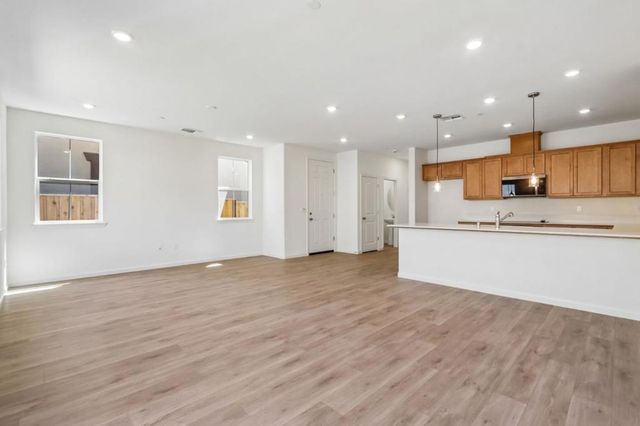 2221 Daisy Drive, Hollister, CA 95023