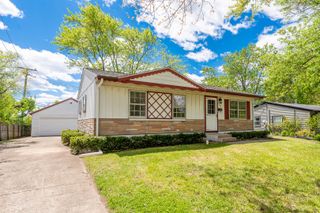 610 Orton Avenue, Wauconda, IL 60084