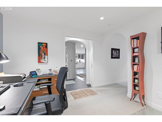 240 GREENRIDGE Dr, Lake Oswego, OR 97035