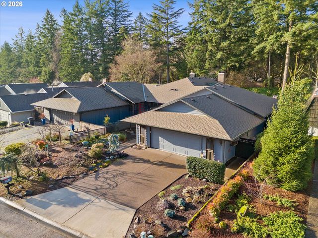 240 GREENRIDGE Dr, Lake Oswego, OR 97035