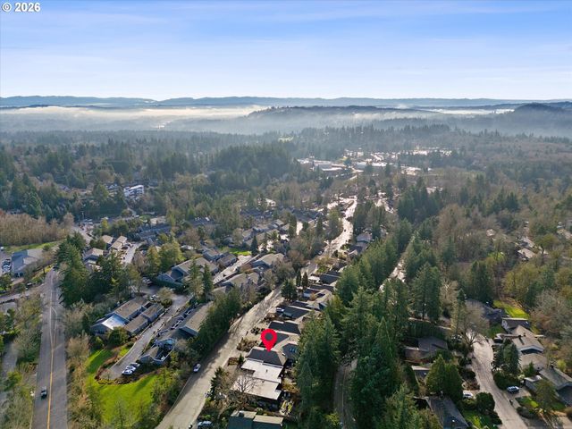 240 GREENRIDGE Dr, Lake Oswego, OR 97035