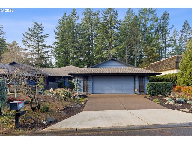 240 GREENRIDGE Dr, Lake Oswego, OR 97035