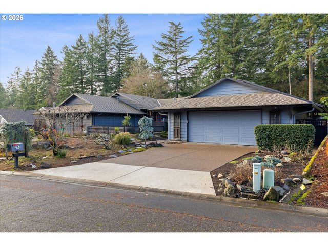 240 GREENRIDGE Dr, Lake Oswego, OR 97035