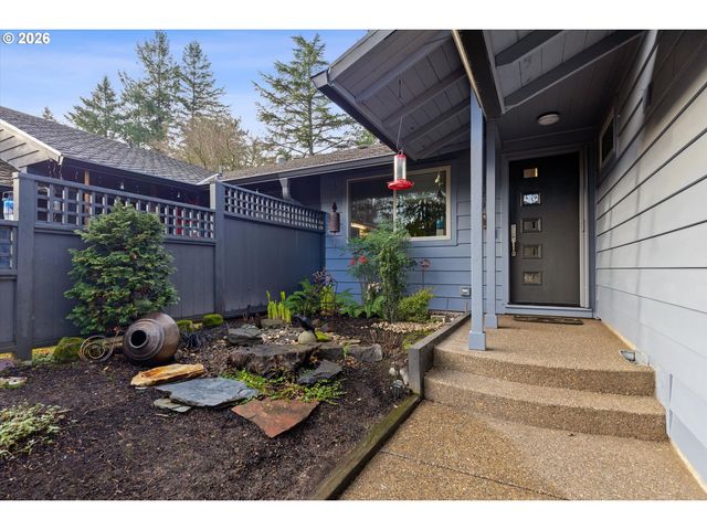240 GREENRIDGE Dr, Lake Oswego, OR 97035