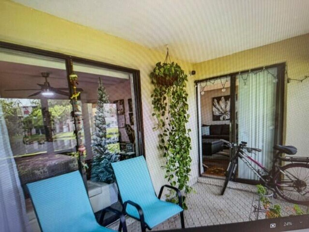 Image 18 of property listing at 2308 S Cypress Bend Drive #123, Pompano Beach, FL 33069