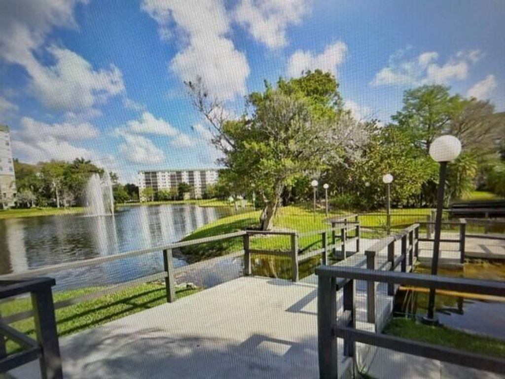 Image 27 of property listing at 2308 S Cypress Bend Drive #123, Pompano Beach, FL 33069